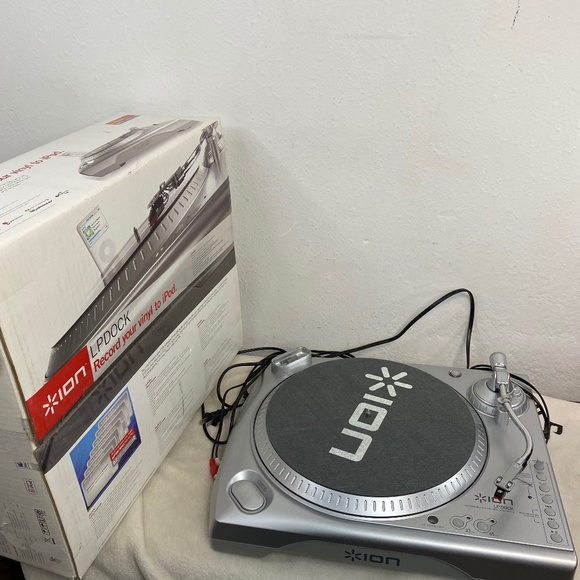 ION LP Dock USB Turntable LP to digital converter, USB-IPOD-Recording IN Box - Picture 1 of 17